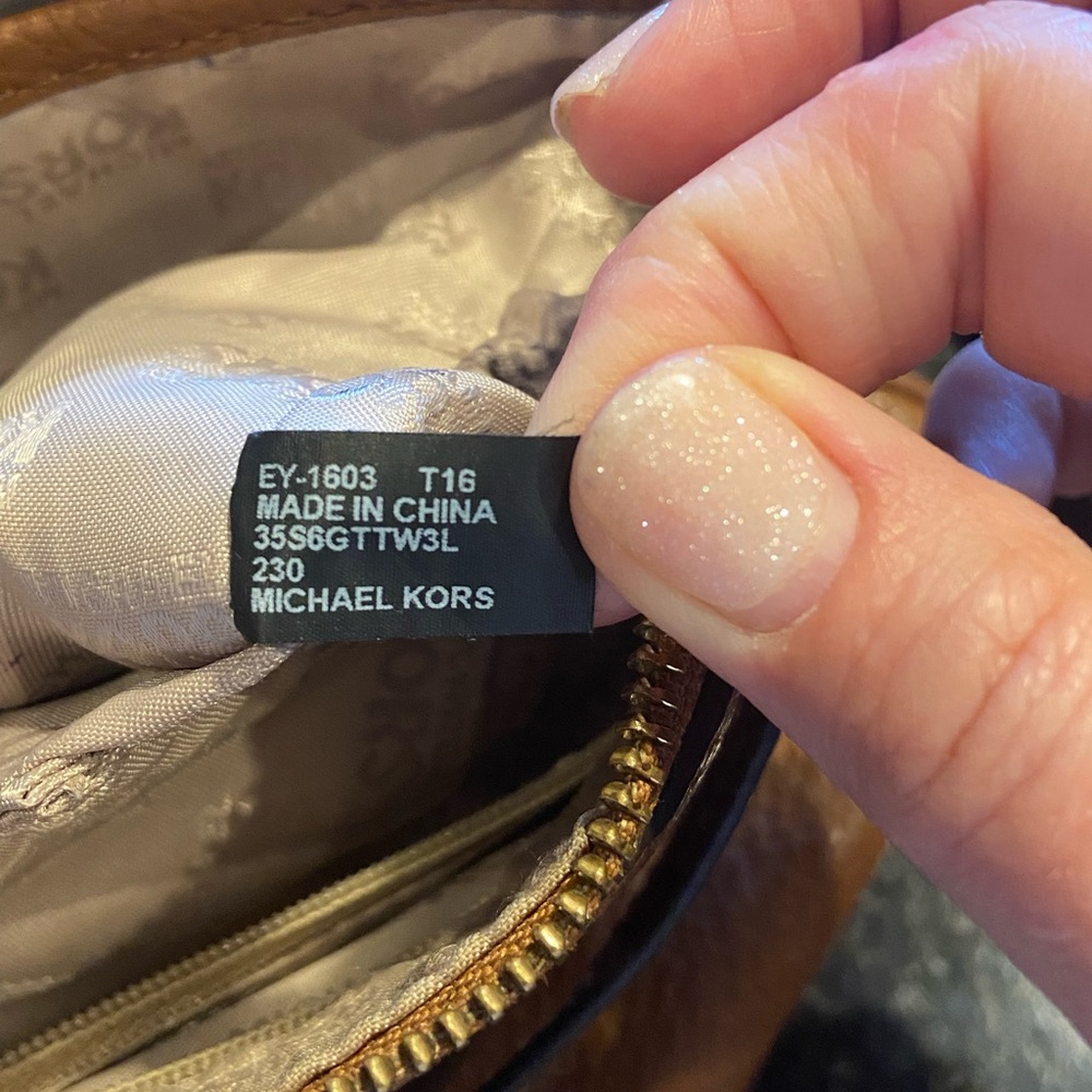 Michael Kors Wristlet Purse - Picture 14 of 14